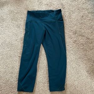 Old navy elevate cropped leggings
